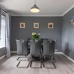 Perfect Family Retreat With Hot Tub, Nr The Lakes