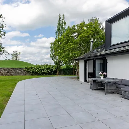 Perfect Family Retreat With Hot Tub, Nr The Lakes * Natland