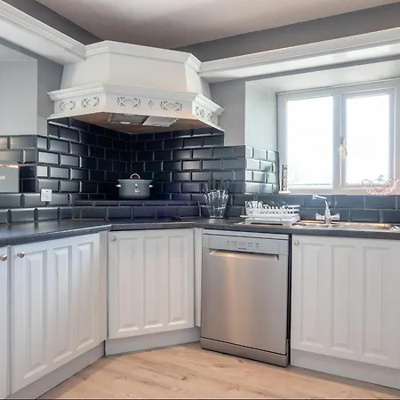 Perfect Family Retreat With Hot Tub, Nr The Lakes * Natland