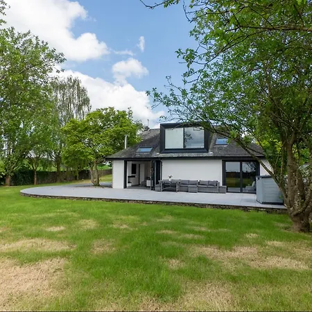 Prázdninový dům Perfect Family Retreat With Hot Tub, Nr The Lakes