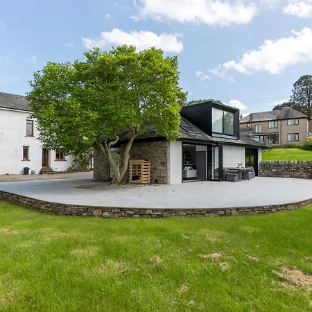 Perfect Family Retreat With Hot Tub, Nr The Lakes Natland