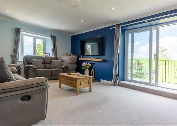 Perfect Family Retreat With Hot Tub, Nr The Lakes *